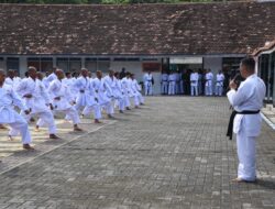 Dankodiklatal Terima Penganugerahan Sabuk Hitam Kehormatan Lemkari Dan Resmikan Dojo Hiu Digdaya – 1