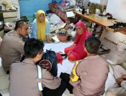 Kapolsek Asemrowo Kunjungi Warga yang Menderita Stroke dan Guru Ngaji yang Lumpuh