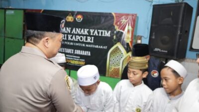 Foto : Tebarkan Kepedulian di Bulan Suci Ramadhan, Kapolrestabes Surabaya Gelar Bhakti Sosial di Ponpes Tahfidhul Qur’an Sunan Giri