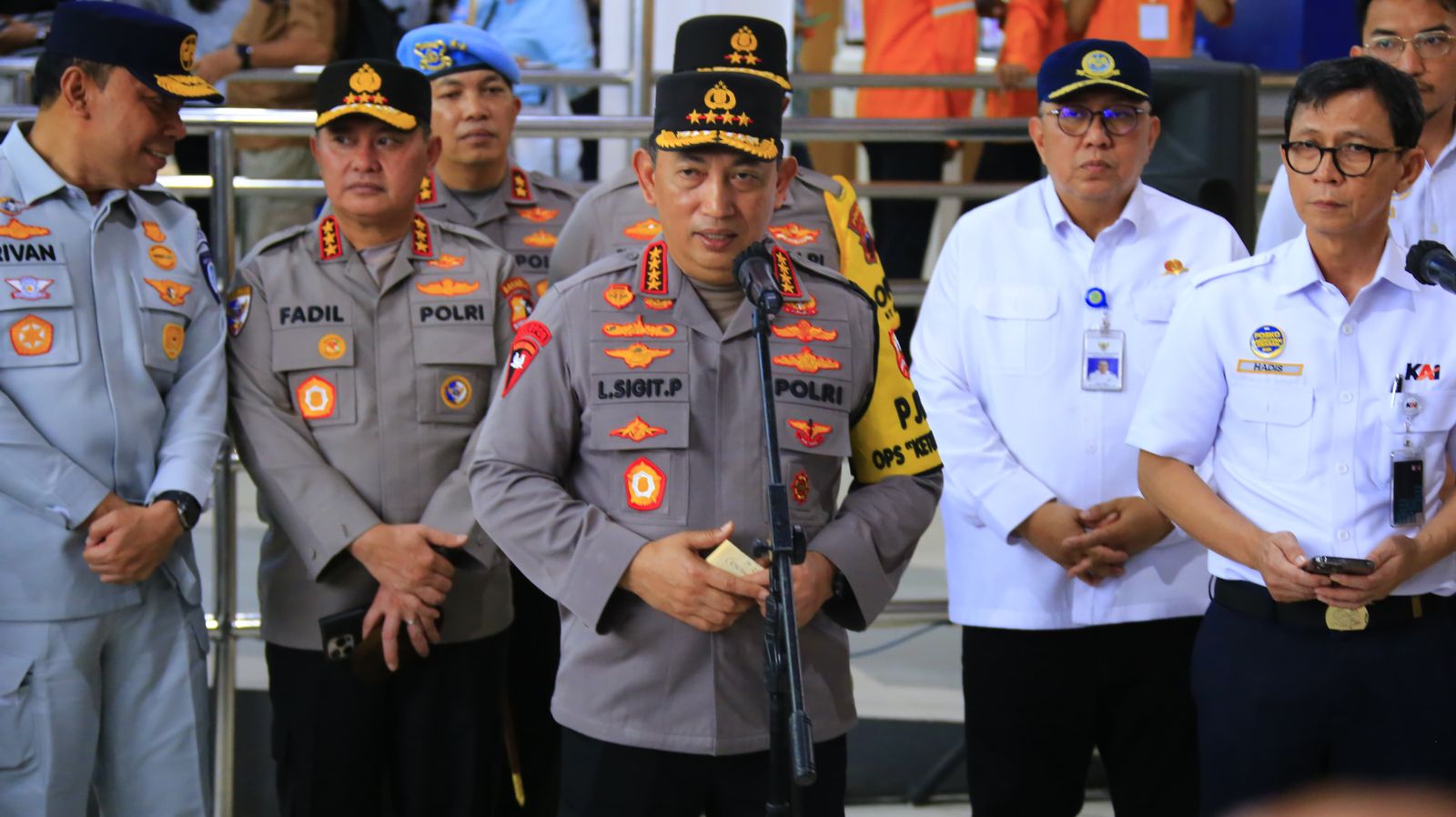 Foto : Kapolri Prediksi Puncak Arus Balik Lebih Tinggi Dibanding Arus Mudik