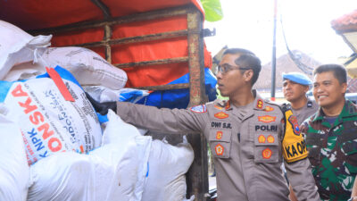 Foto : Polres Ngawi Amankan Truk dan Dua Orang Diduga Selundupkan 3 Ton Pupuk Bersubsidi