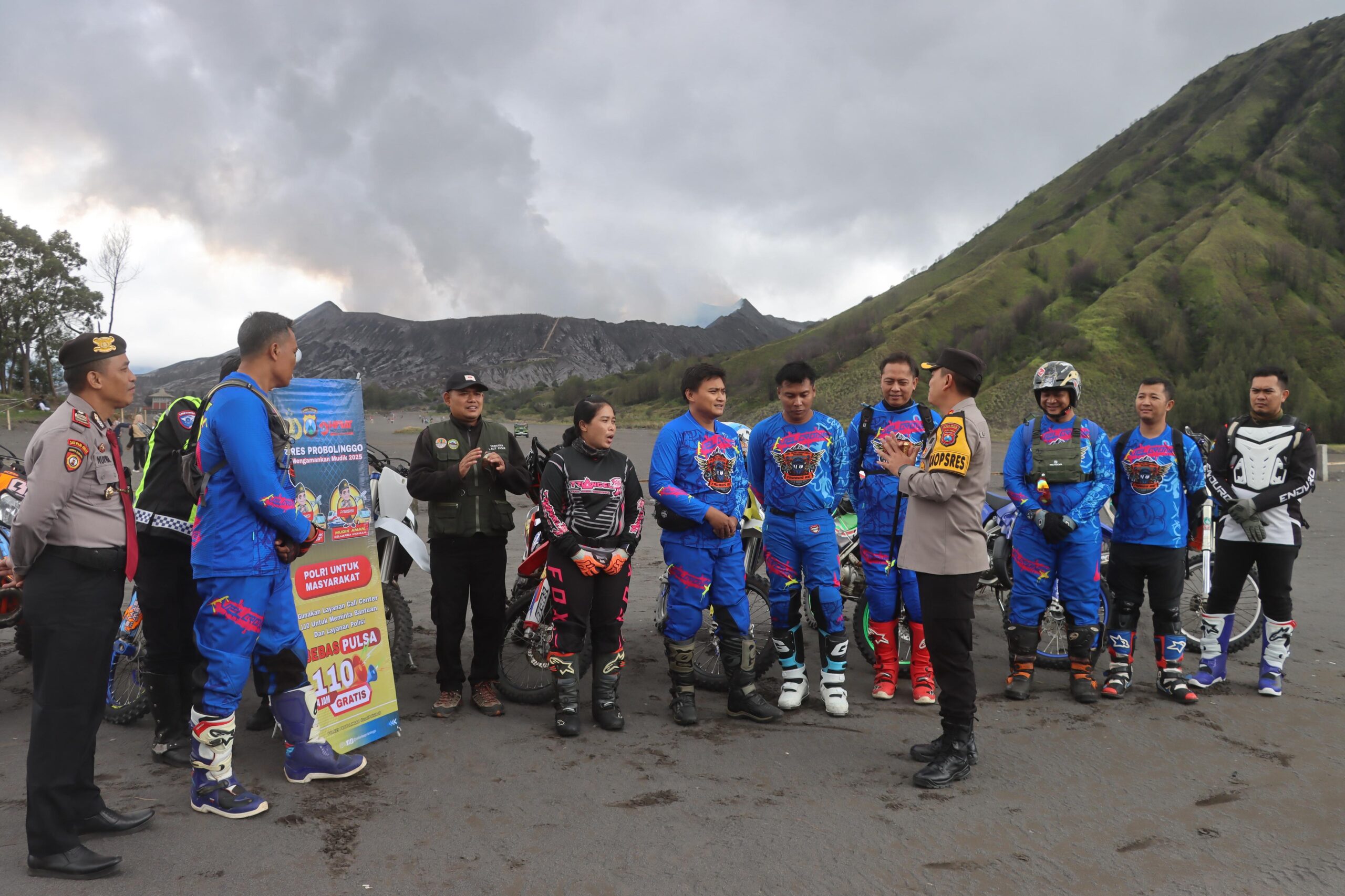 Foto ; Kapolres Probolinggo Patroli Dialogis di Gunung Bromo Pastikan Keamanan Wisatawan Saat Lebaran