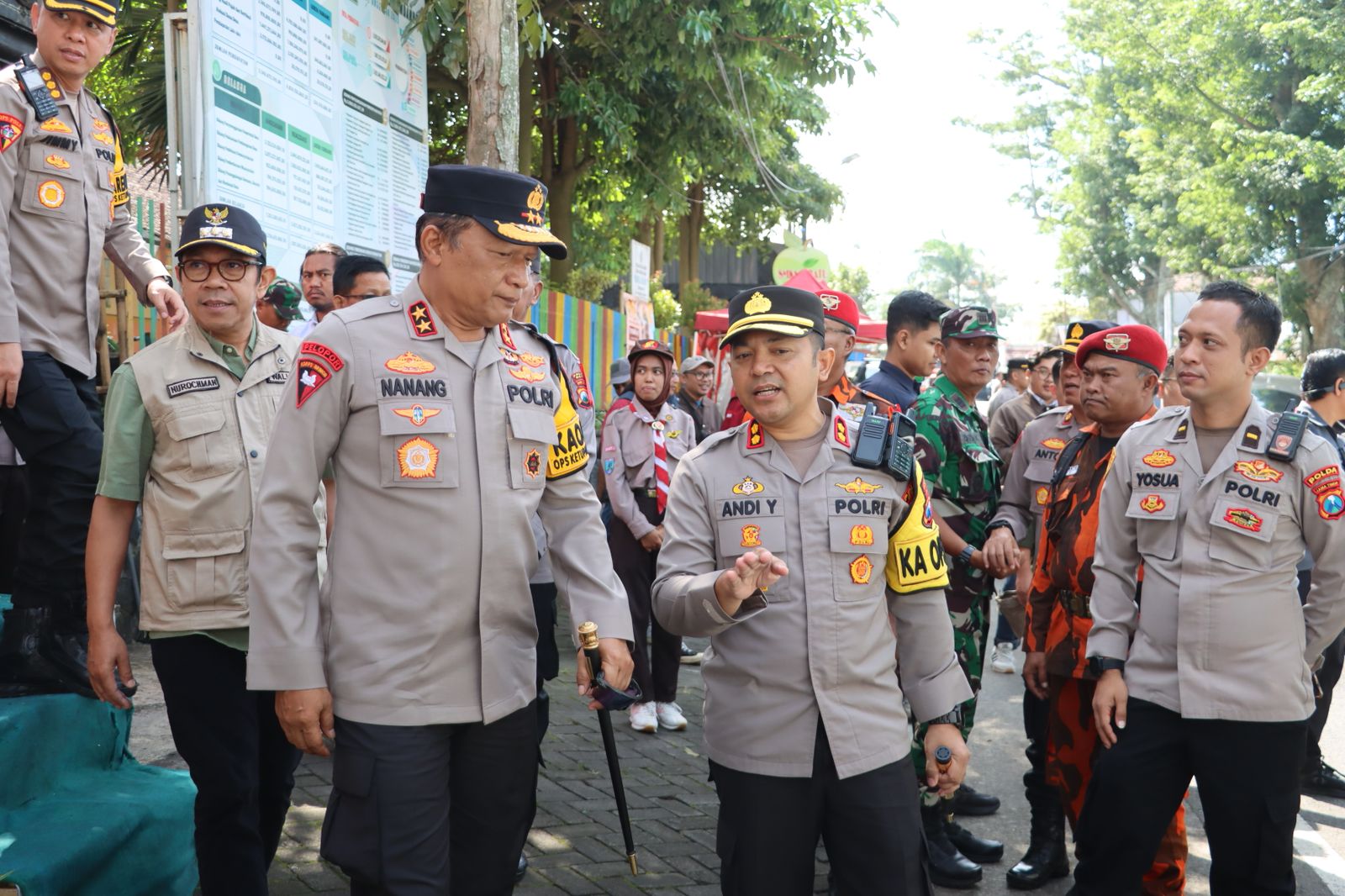 Foto : Kapolda Jatim Tinjau Kota Batu Pastikan Keamanan Jalur Wisata Saat Puncak Libur Lebaran
