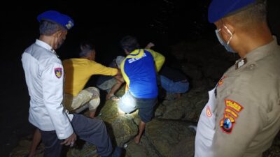 Polisi Berhasil Evakuasi Nelayan yang Hilang di Perairan Lamongan
