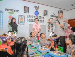 Wujudkan Asta Cita, Polres Ngawi Berbagi Makanan Bergizi dan Susu di Taman Kanak – kanak