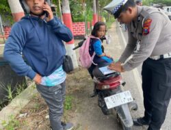 Kasatlantas Polres Sampang Pimpin Operasi Pemeriksaan Kelengkapan Kendaraan dan Pelanggaran Kasat Mata Terhadap Pengendara