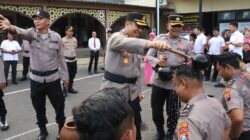 Kapolres Pelabuhan Tanjung Perak Pimpin Upacara Kenaikan Pangkat 47 Personil
