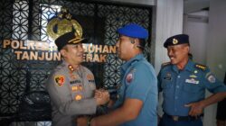 Wujud Sinergitas, Polres Pelabuhan Tanjung Perak Diserbu Kejutan HUT Bhayangkara ke-79 dari Tiga Satuan TNI