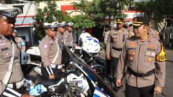 Sasar 8 Pelanggaran, Kapolres Pelabuhan Tanjung Perak Pimpin Operasi Patuh Semeru 2025