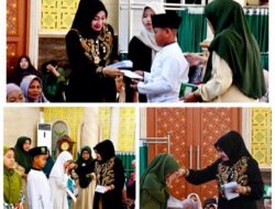 60 Anak Yatim Piatu dan Warga Kurang Mampu Terima Santunan dari Majelis Pengajian Masjid At Taqwa Surabaya