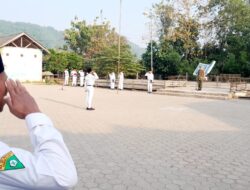 Babinsa Koramil 0829-15/Geger Jadi Pembina Upacara di MA dan MTS Al Badar