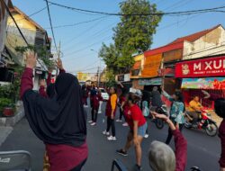Warga Simo Magersari RW 06 Jaga Kebugaran Lakukan Rutinitas Senam Vitalage Movement