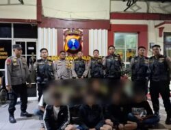 Patroli Jogoboyo Amankan 8 Pemuda Hendak Tawuran di Surabaya, Sejumlah Sajam Disita