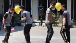 Semarak HUT ke-80 RI, Polres Pelabuhan Tanjung Perak Tumbuhkan Kebersamaan Lewat Perlombaan