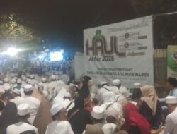 Ribuan Jamaah Padati Haul Akbar Kyai, H Usman Al-Ishaqi di Jatipurwo Surabaya