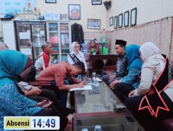 Camat Simokerto Gotongroyong Memberikan Apresiasi Kepada Warga Simolawang  Untuk Anak-anak Putus Sekolah
