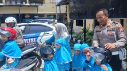 Polisi Sahabat Anak, Satlantas Polres Pelabuhan Tanjung Perak, Tanamkan Keselamatan Lalu Lintas Sejak Dini.