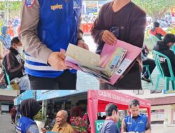 Samsat Surabaya Barat  Melaksanakan Pelayanan Prima dengan Program Polantas Menyapa