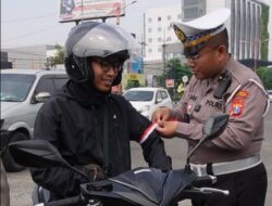 Polantas Ajak Pengendara Mengheningkan Cipta Sejenak Untuk Hormati Jasa Pahlawan