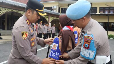 Cegah Bullying dan Kenakalan Remaja, Kapolres Pelabuhan Tanjung Perak Kukuhkan Polisi Siswa