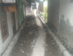 Proyek di Simo Jawar di Duga di Kerjakan Asal Jadi, Camat Sukomanunggal: Jika Tidak sesuai SPK Maka Dikenakan Sanksi