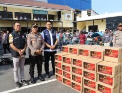 Sambut HUT Reserse ke-78, Polres Pelabuhan Tanjung Perak Bagikan Ratusan Sembako ke Tukang Becak dan Sosialisasi Call Center 110