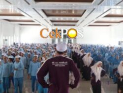 MI Al Fithrah Surabaya Ajak Ratusan Santri Hidup Sehat Lewat Senam Bersama.