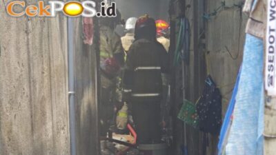 Diduga Akibat Korsleting Listrik, Rumah di Tambak Segaran Dilalap Si Jago Merah