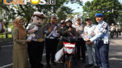 Polres Magetan Berbagi Bunga dan Es Krim di Operasi Keselamatan Semeru 2026