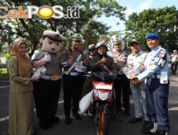 Polres Magetan Berbagi Bunga dan Es Krim di Operasi Keselamatan Semeru 2026
