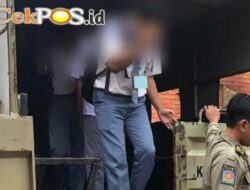 Satpol PP Kota Mojokerto Amankan Belasan Pelajar yang Membolos di Warung Kopi