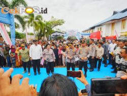 Tinjau Hunian Sementara Korban Bencana di Tapteng, Kapolri-Ketua Komisi IV Salurkan 16 Truk Bantuan Kemanusiaan