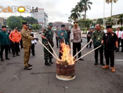 Polres Jember Musnahkan Ribuan Botol Miras Hasil Operasi Pekat di Bulan Ramadhan