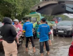 Wujud Kepedulian Ramadan, PT VKS Virgo Karya Shipping Turun Langsung Bagikan Takjil