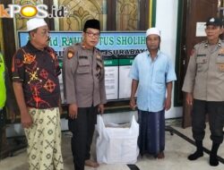 Gelorakan Semangat Berbagi, Polsek Semampir Salurkan Takjil di Masjid Raudhatul Sholihin