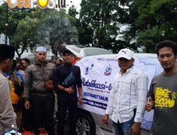 Wujud Syukur, Media Publikasiterkini.com Bagikan Takjil Gratis di Kawasan Jembatan Merah Surabaya