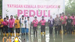 Sambut HUT ke-46, YKB Tanjung Perak Tanam Mangrove dan Gelar Baksos di Kalianak