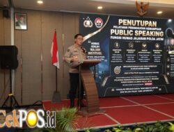 Kabid Humas Polda Jatim Tutup Pelatihan Public Speaking, Tekankan Komunikasi Jujur dan Transparan