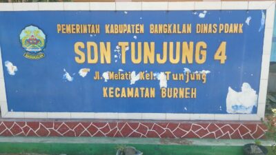 Foto : Salah satu atap sekolah SDN Tunjung 4 Bangkalan Jebol