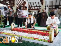 Jelang Hari Bhayangkara, Kapolri Ziarah ke Makam Gus Dur 
