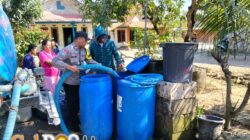 Polres Bojonegoro Salurkan 16 Ribu Liter Air Bersih untuk Warga Terdampak Kemarau di Ngambon