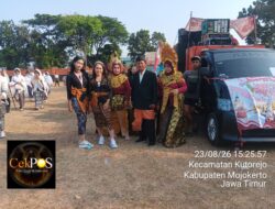 Meriahnya Karnaval Desa Kutorejo, Hebohnya Peserta Dsn.Keputran rt 17/rw 8 Yang Tampil Memukau di Hadapan Kepala Desa Kutorejo