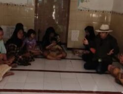 Jumat Berkah, Ormas Garuda Bagikan Ratusan Sembako di Kampung Dupak Timur 