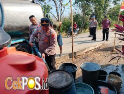 Polres Ponorogo Hadir Bawa Harapan Saat Kemarau Panjang, Salurkan 16 Ribu Liter Air Bersih untuk Warga Karangpatihan