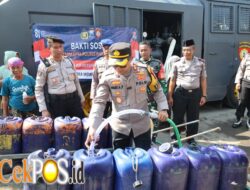Peringati HUT ke-81 RI, Polres Pasuruan Kota Salurkan Air Bersih untuk Warga Pesisir