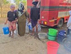Peduli Kekeringan, Kodim 0829 Bangkalan Salurkan Bantuan Air Bersih di Desa Melalui Koramil Terdekat