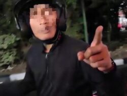 Viral! Ambulans Bawa Jenazah Diduga Diadang Pengendara Mirip Oknum Satpol PP, Publik Minta Klarifikasi