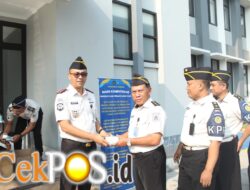 Petugas Harus Prima, Rutan Kelas I Surabaya Gelar Apel dan Pembagian Suplemen