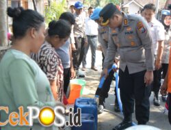 Polres Bondowoso Distribusikan Air Bersih Bantu Warga Taman Krocok Hadapi Kemarau Panjang