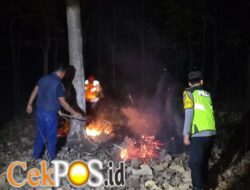 Respons Cepat, Polsek Widodaren dan Tim Gabungan Padamkan Titik Api Karhutla di Ngawi